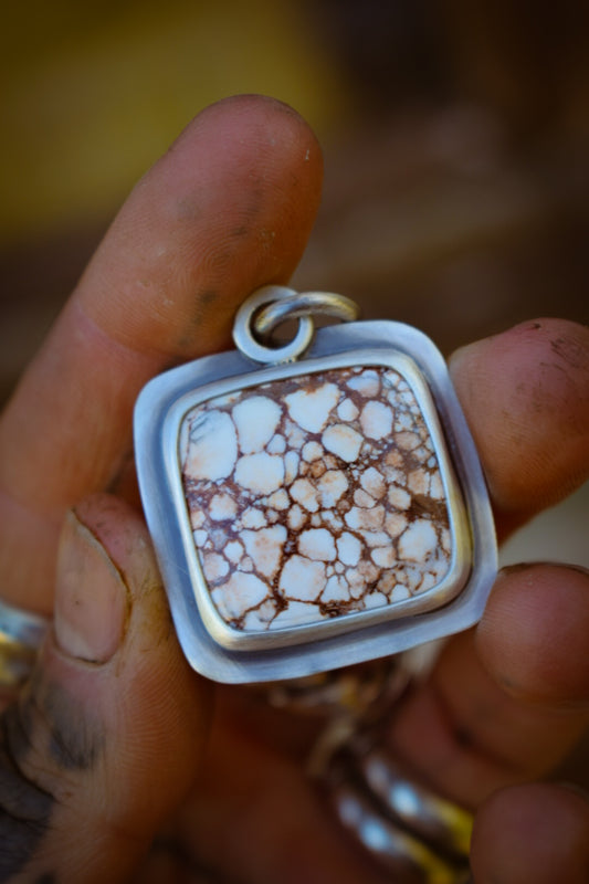 TROGNONNERIE - Pendentif en Argent & Magnésite