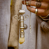 TOTEM - Pendentif en Argent, Citrine & Quartz des Cévennes