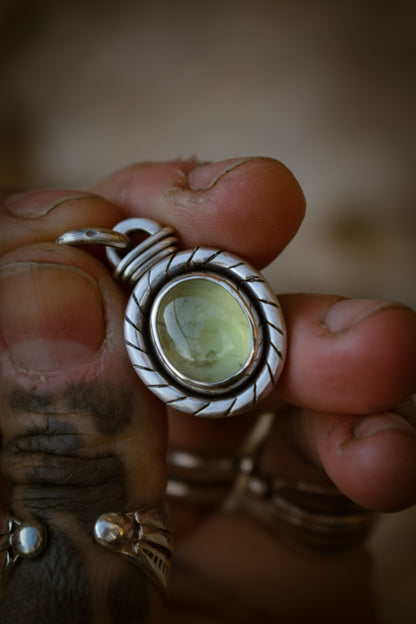 TROGNONNERIE - Pendentif en Argent & Prehnite