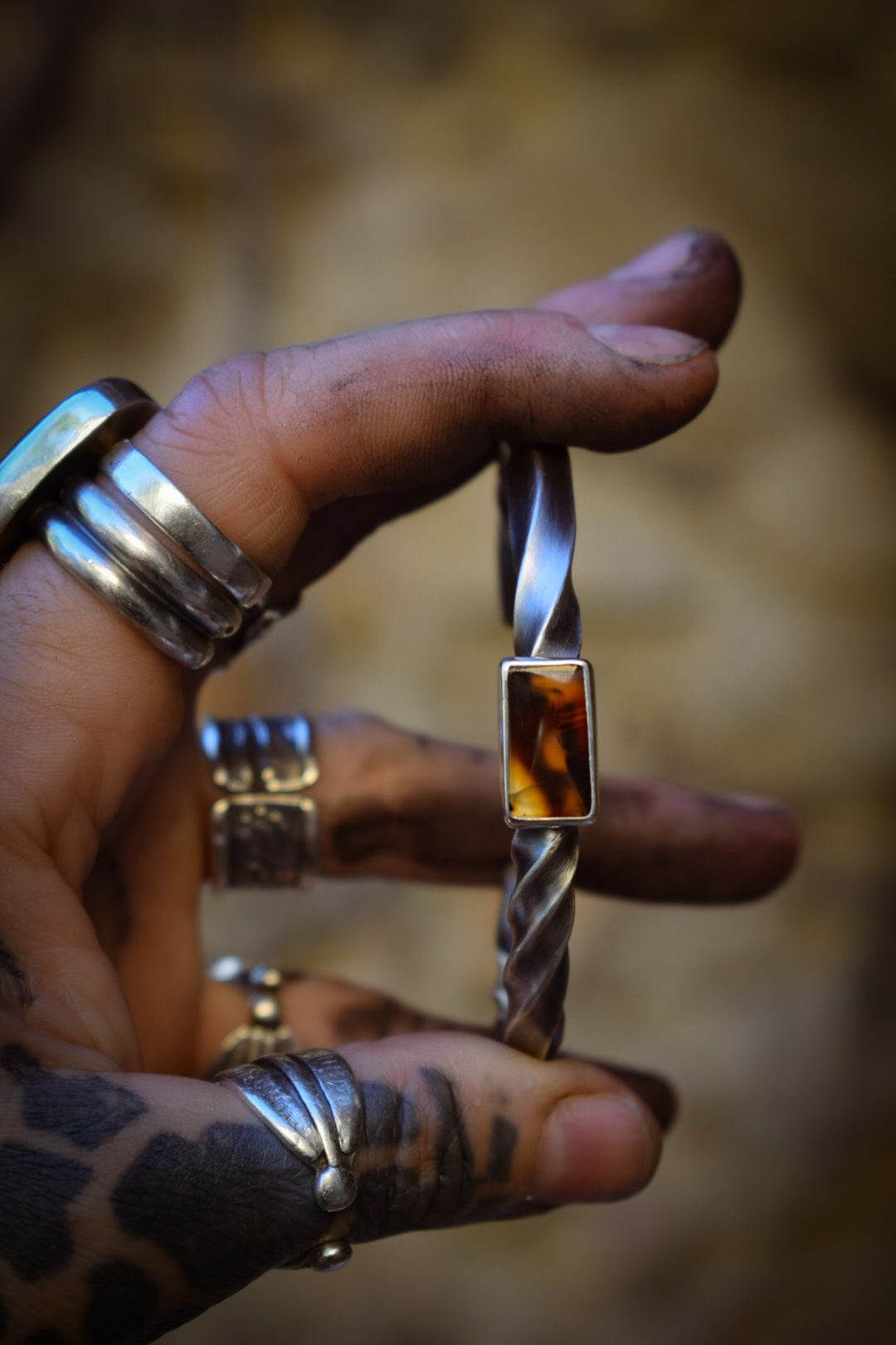 FEU - Bracelet massif Torsadé Agate du Montana
