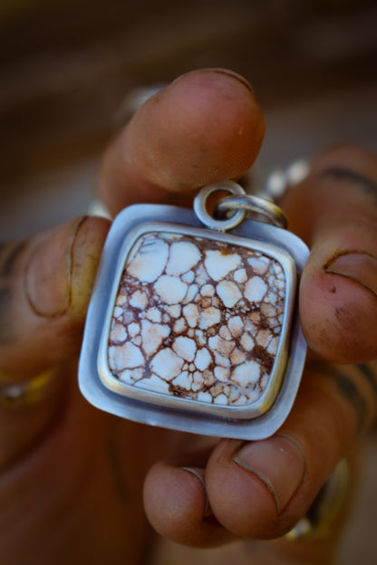TROGNONNERIE - Pendentif en Argent & Magnésite