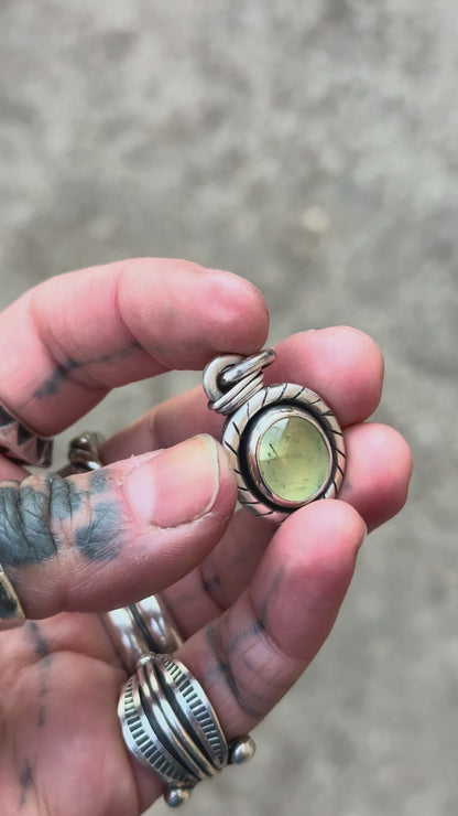 TROGNONNERIE - Pendentif en Argent & Prehnite